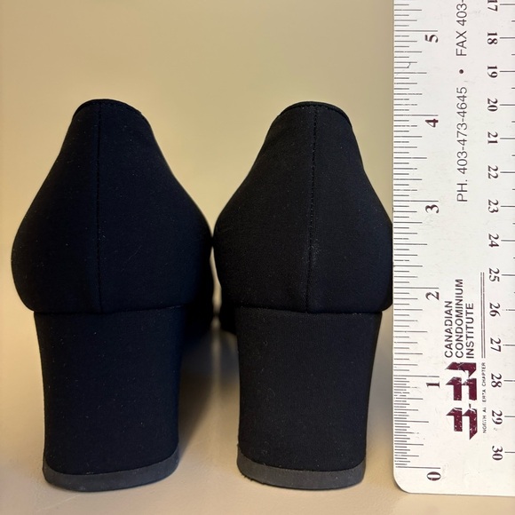 Bruno Magli Black Closed toed Leather Heels Chunky Heel w box women's size 8.5 - Picture 7 of 9